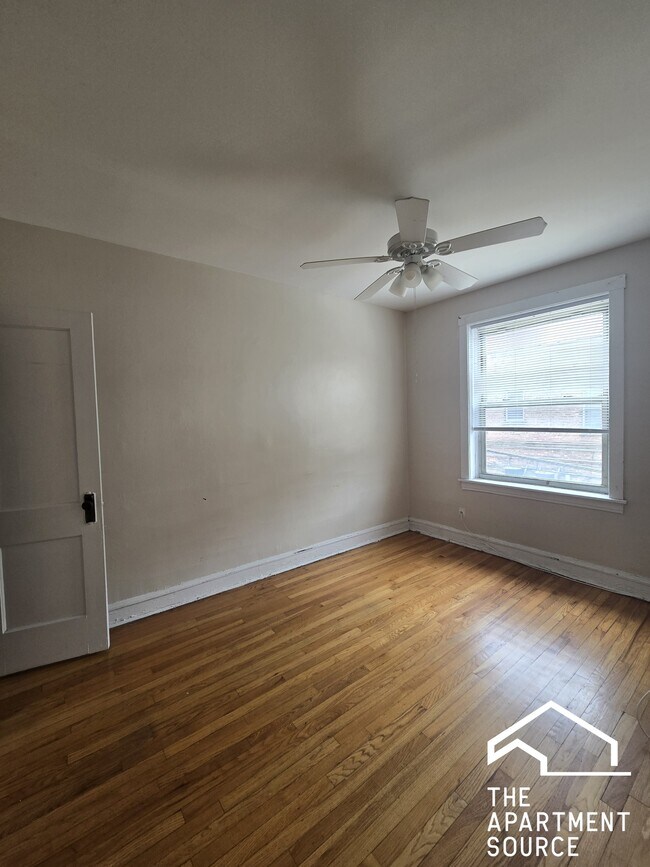 Foto del edificio - 2348 W Touhy Ave