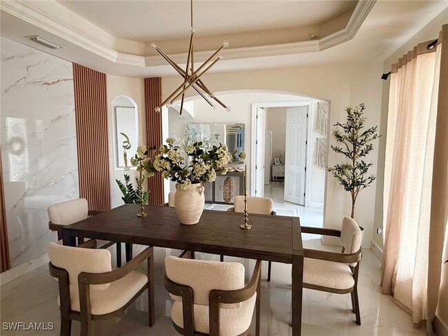 Foto del edificio - 4463 E Riverside Dr