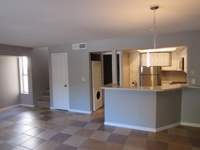 Foto del edificio - 1645 W Baseline Rd