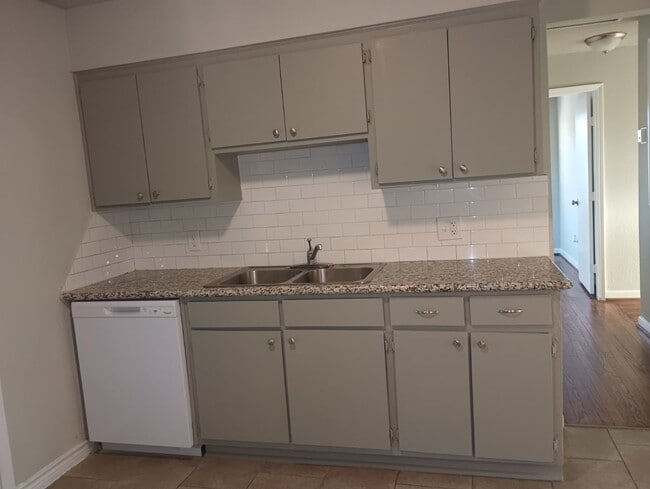 Building Photo - Ready just in time for the Holidays! Recen...