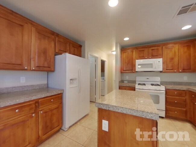 Building Photo - 6309 Sereno Springs St