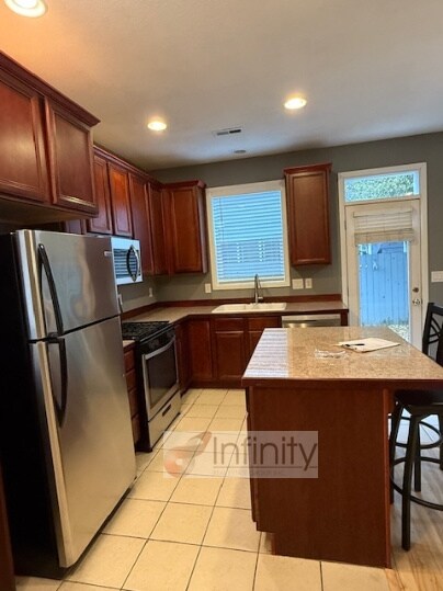 Foto del edificio - 810 E Ninth St