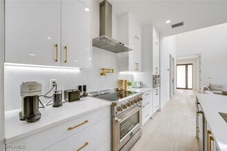 Building Photo - 3400 Canal St