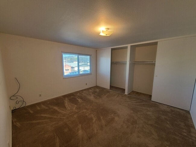 Building Photo - Your New San Leandro Home Awaits: 3-Bed, 1...