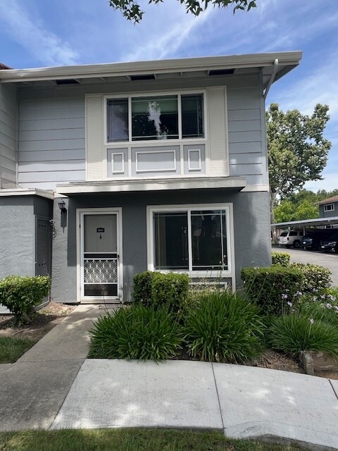 Foto principal - 4861 Saginaw Cir