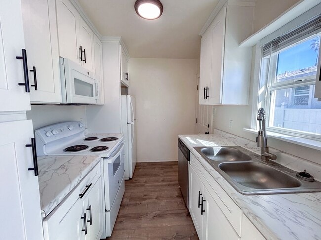 Foto del edificio - 408 S The Strand