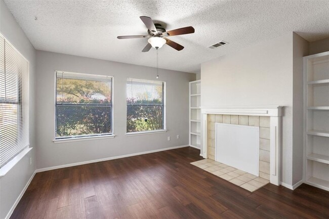 Building Photo - 3009 W Slaughter Ln