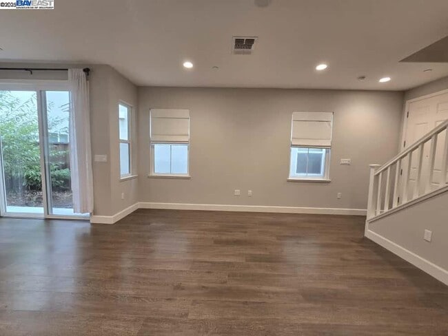 Foto del edificio - 8553 Waveside Wy