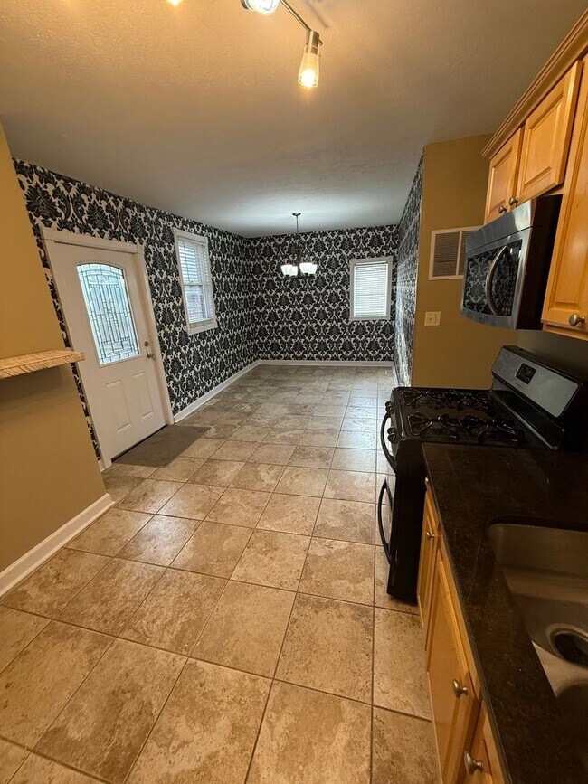 Foto del edificio - 711 W Maxwell St