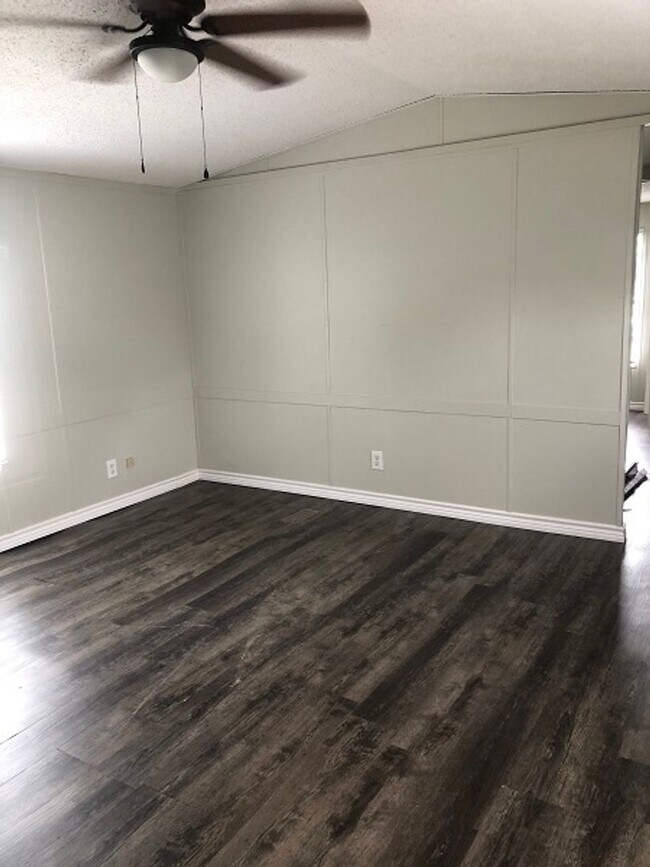 Foto del edificio - Single-wide Mobile Home