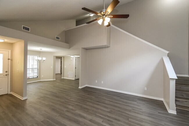 Building Photo - 2858 Lantana Lakes Dr W