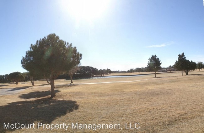 Building Photo - 3 br, 2.5 bath House - 5001 Greentree Blvd