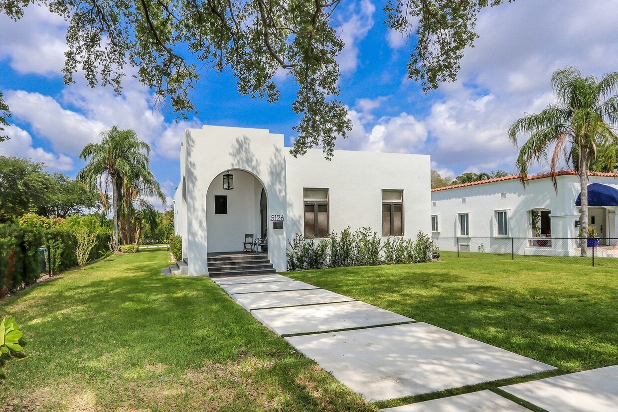 Photo - 5126 SW 57th Ave (Miami, FL)