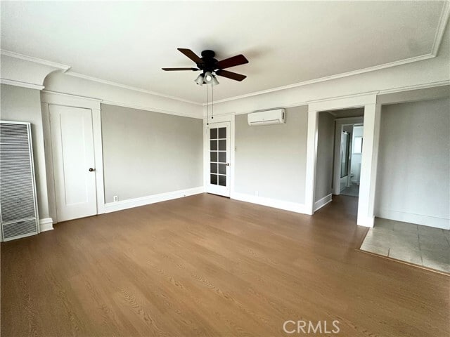 Foto del edificio - 4656 Oakwood Ave
