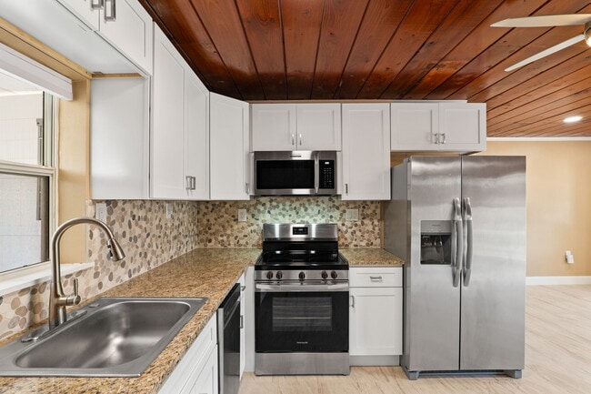 Building Photo - 329 Lee Ave