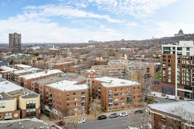 Aerial Photo - 5545 Ch De La Côte-Saint-Luc