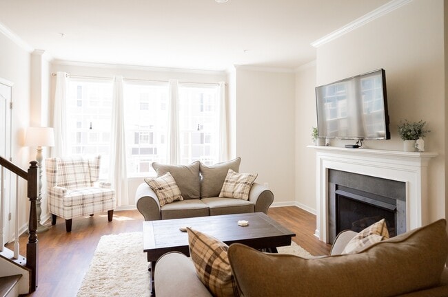 Building Photo - 309 Spring Bank Way