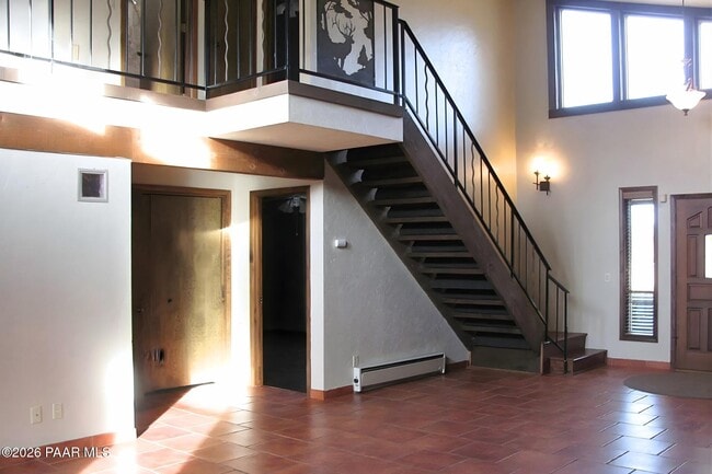 Building Photo - 2550 Love Ln