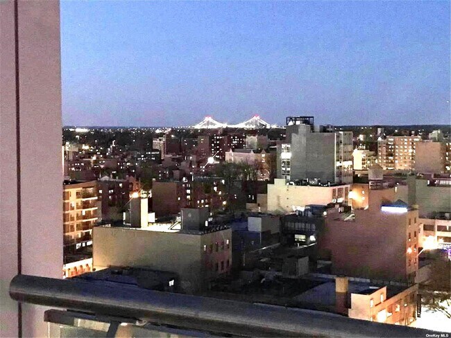 Foto del edificio - 133-27-133-39 39th Ave