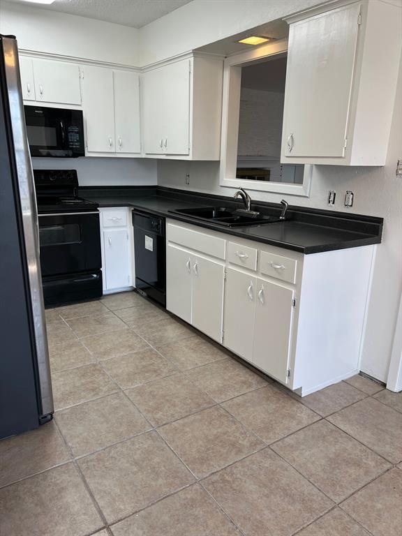 Foto del edificio - 8607 Colonial Dr