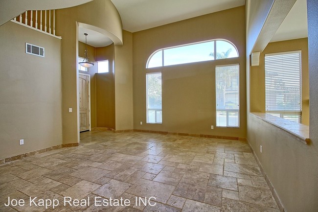 Building Photo - 3 br, 2.5 bath House - 2867 Golf Villa Dr