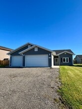 Building Photo - 2704 Desert Eagle Loop