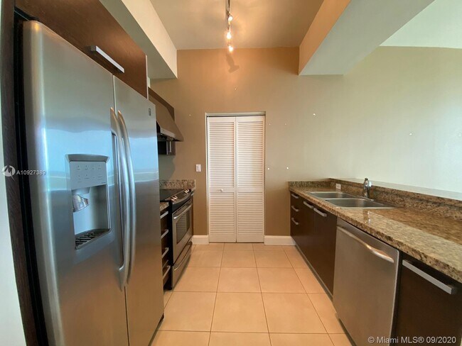 Foto del edificio - 2525 SW 3rd Ave