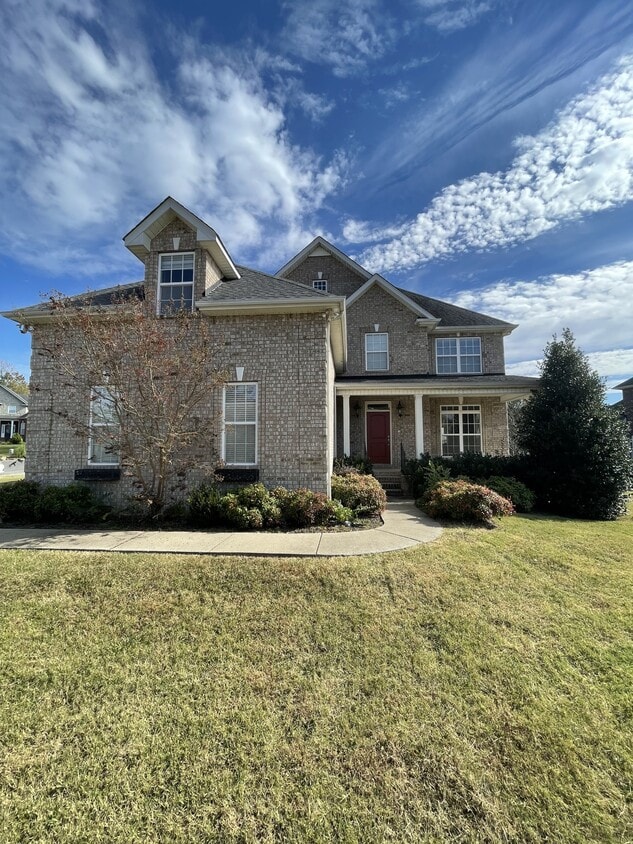 Primary Photo - 426 Creekview Dr