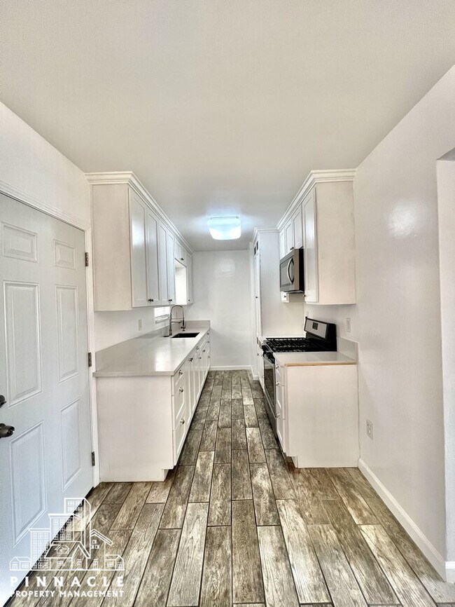 Building Photo - 1 Bedroom Apartment For Rent in San Pedro