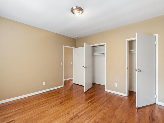 Foto del edificio - 239 Crescent Ln