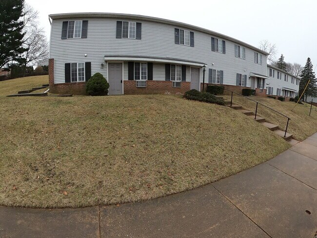 Building Photo - Maple Street East Apartments