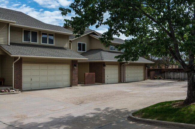 Foto del edificio - Available August 1, 2026! 4BD/ 3.5BA Furni...