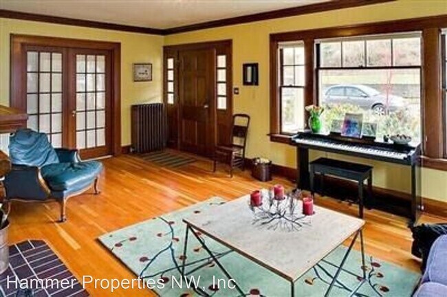 Foto del edificio - 6 br, 3 bath House - 517 N Forest Street