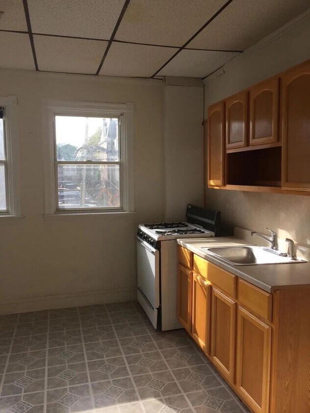 Primary Photo - 2 Bedroom Available Now