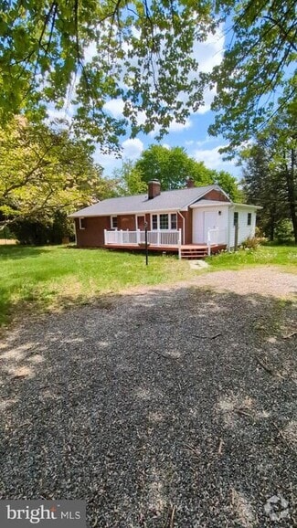 Building Photo - 6461 Brokenburg Rd