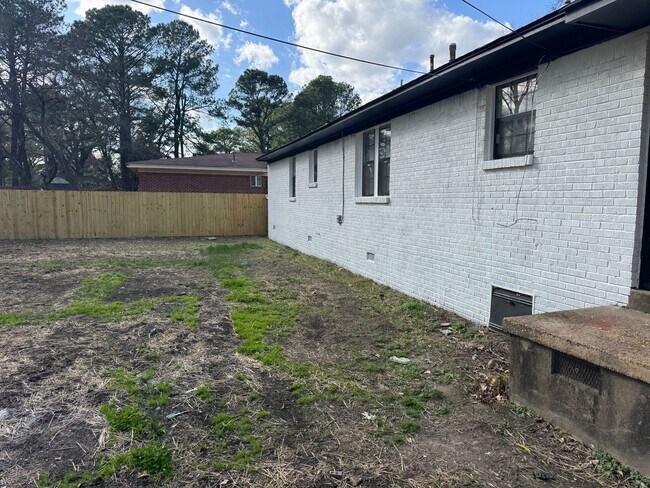 Foto del edificio - 1961 Croydon Ave