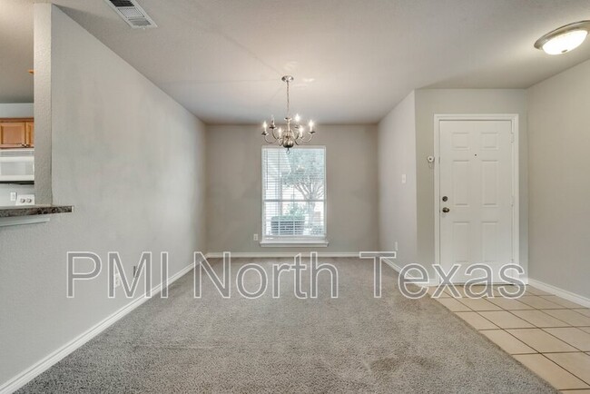 Building Photo - 454 Chisholm Trail