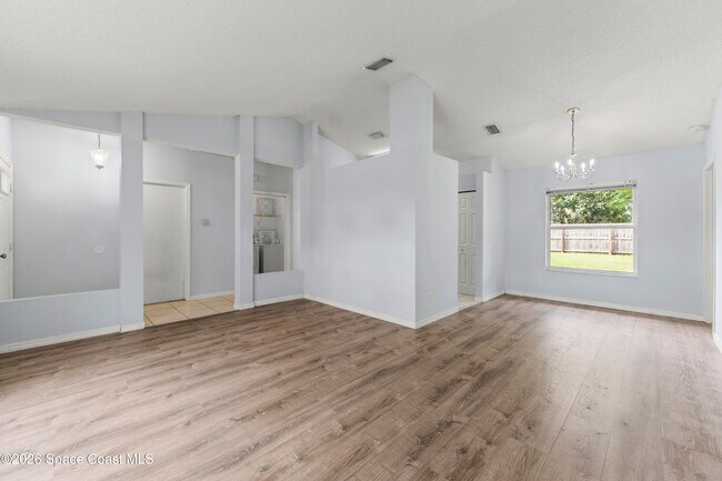 Building Photo - 3537 Egret Dr