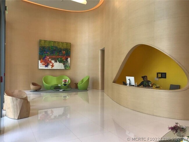 Foto del edificio - 501 NE 31st St