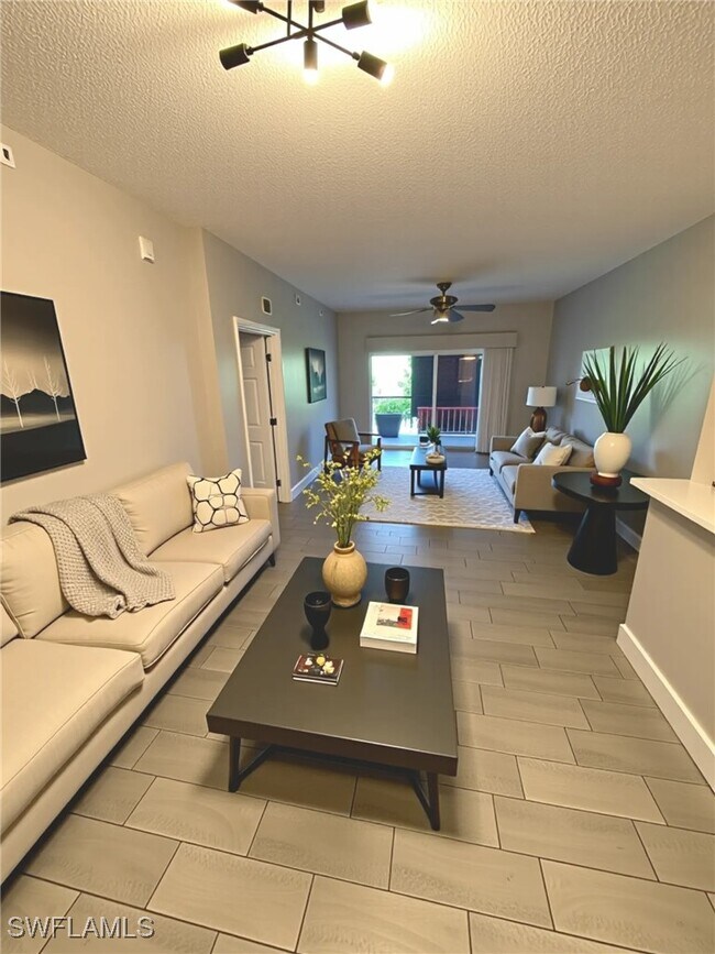 Building Photo - 1820 Florida Club Cir