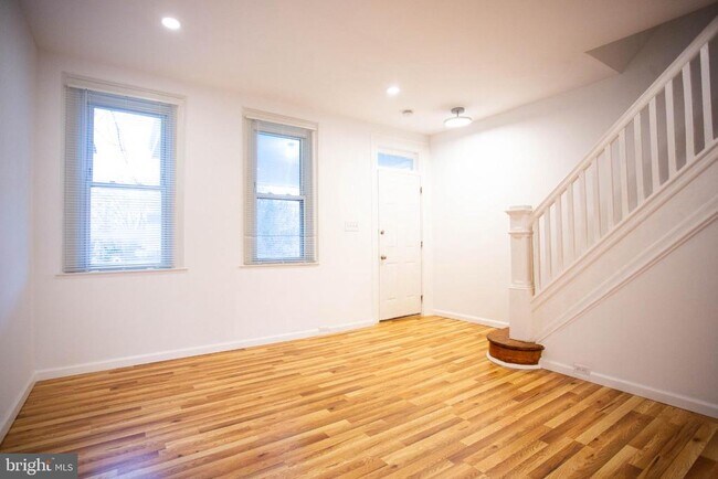 Foto del edificio - 3702 Hayward Ave