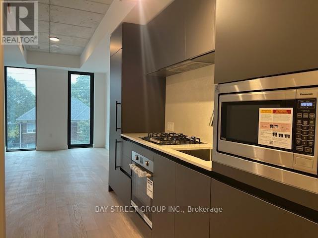 Photo du bâtiment - 1720 Bayview Ave