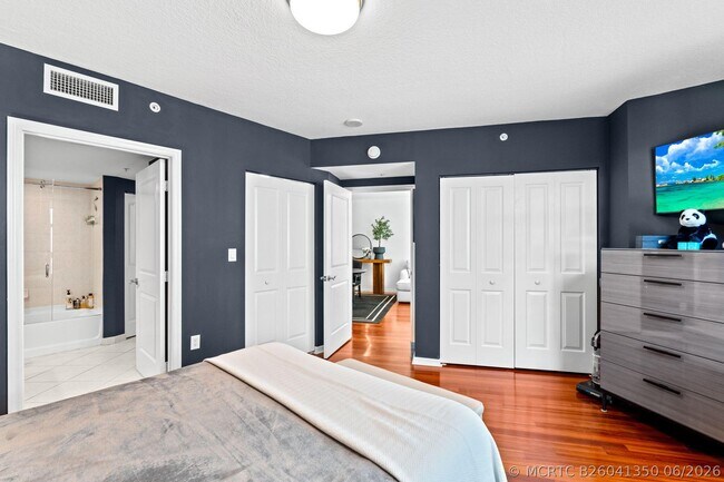 Foto del edificio - 347 N New River Dr E