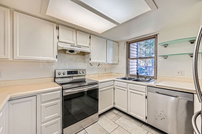 Building Photo - 488 S Memphis Way