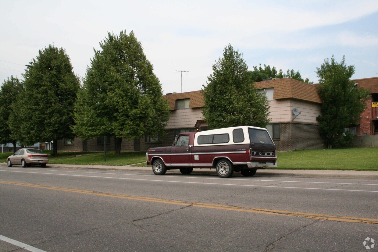 Primary Photo - 2026 28th Ave