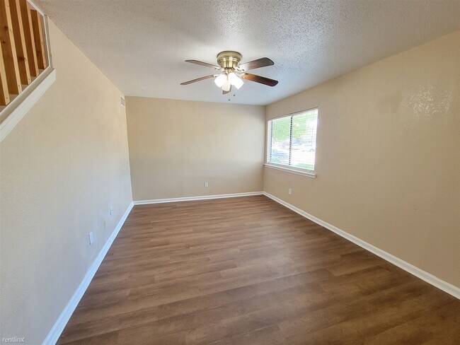 Building Photo - 2 br, 1.5 bath Condo - 4507 Carter Creek P...