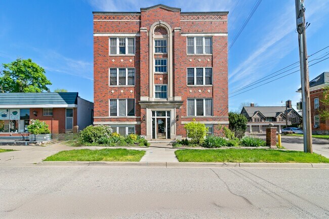 Foto del edificio - 108 Washtenaw Ave