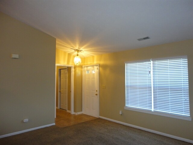 Building Photo - 8950 Birkdale Circle