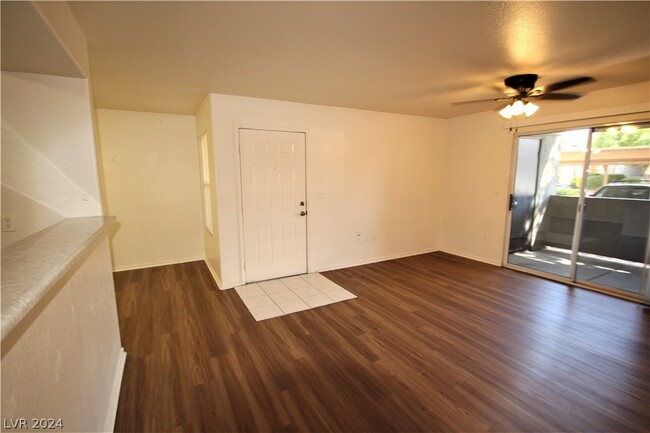 Building Photo - 555 E Silverado Ranch Blvd