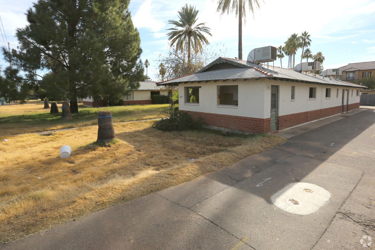 Primary Photo - 4430 N 25th St